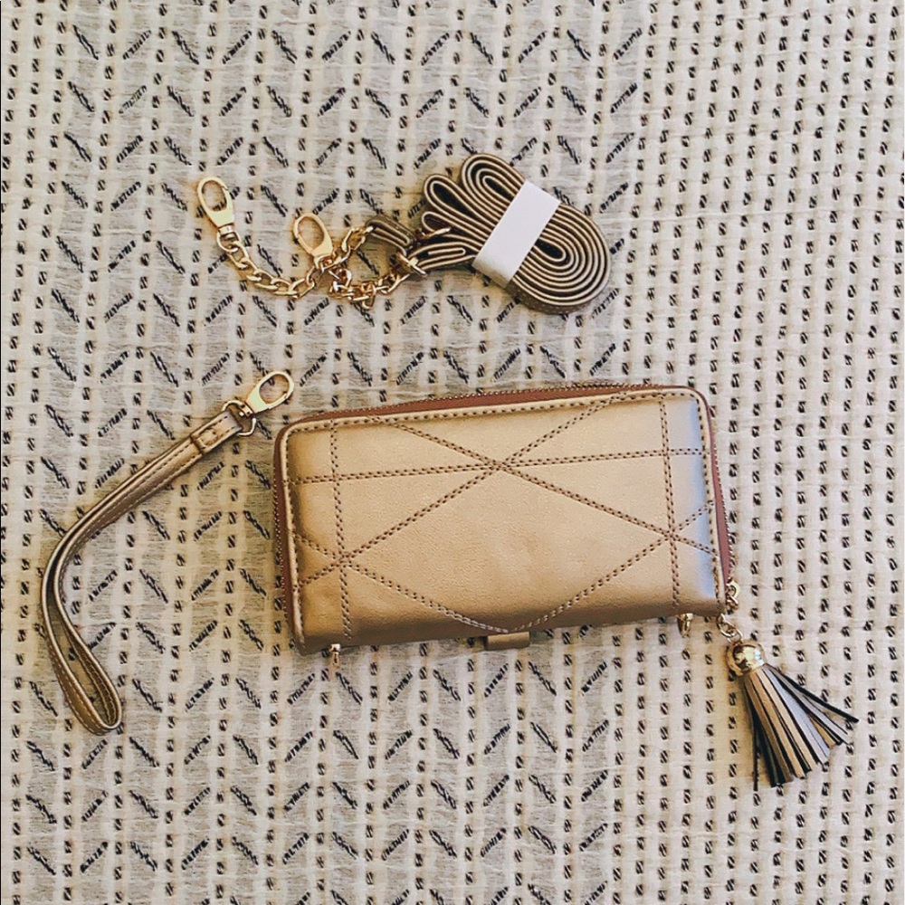 new/never used boutique gold wallet/wristlet/bag
